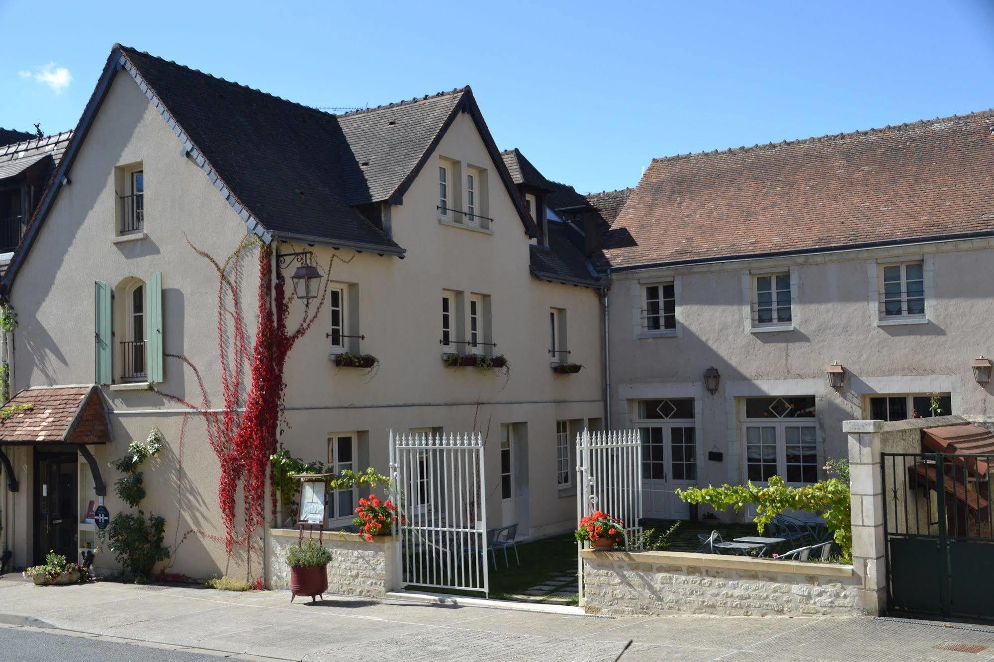 Logis Hotel Restaurant Relais De La Mothe Yzeures-sur-Creuse Dış mekan fotoğraf